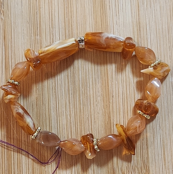 Hand Crafted Stretch Bracelet Amber Orange Chips Stones - Picture 2 of 4